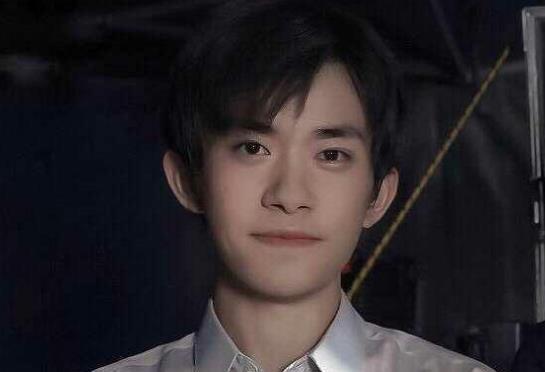 吃瓜爆料博主易烊千玺,吃瓜爆料背后的明星生活揭秘