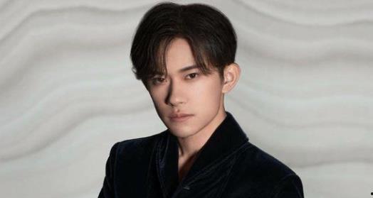 吃瓜爆料博主易烊千玺,吃瓜爆料背后的明星生活揭秘