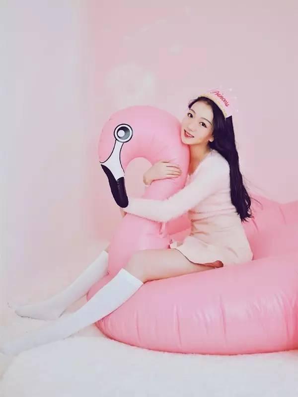 跳舞小明星网红,揭秘跳舞小明星网红的璀璨之路