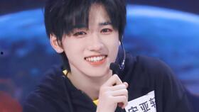 吃瓜爆料刘耀文宋亚轩,瓜田李下，揭秘娱乐圈的甜蜜纠葛